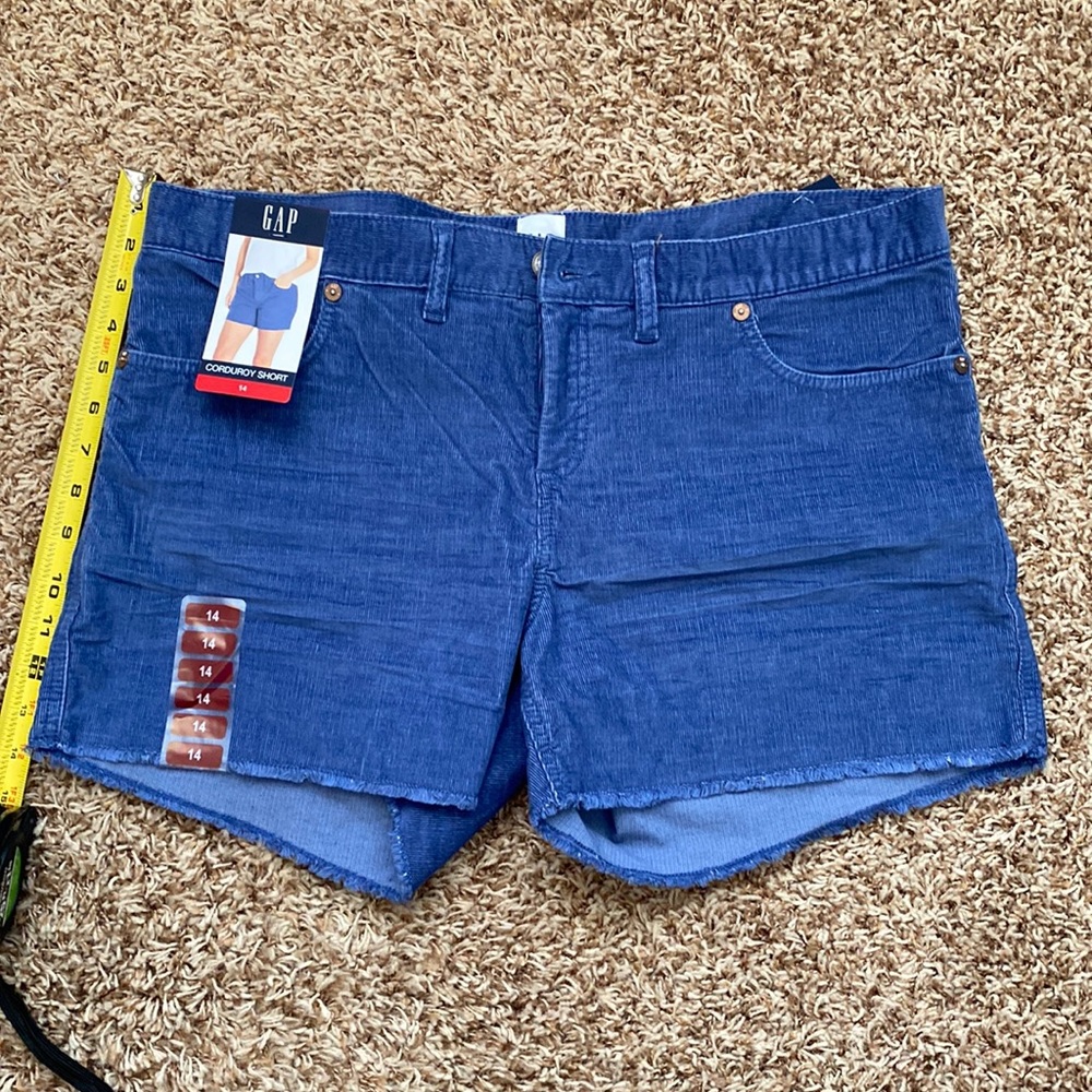 Super cute Gap corduroy short Size 14